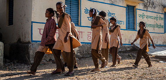 与救助儿童会合作:确保印度邓加尔普尔的儿童安全返校