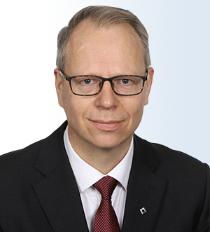 Petri Paukkunen v.harm tausta 300 x 331.png