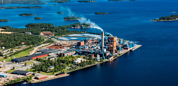 BillerudkorsnäsKarlsborg生产了33万吨的漂白软木纸浆，其中13万吨泵送到生产漂白的大袋纸，牛皮纸纸和可成型纸（Fibreform）。