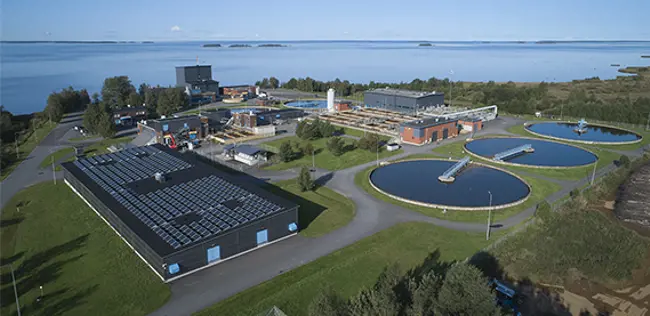 创新测量和自动化改善污泥脱水在Oulun Vesi